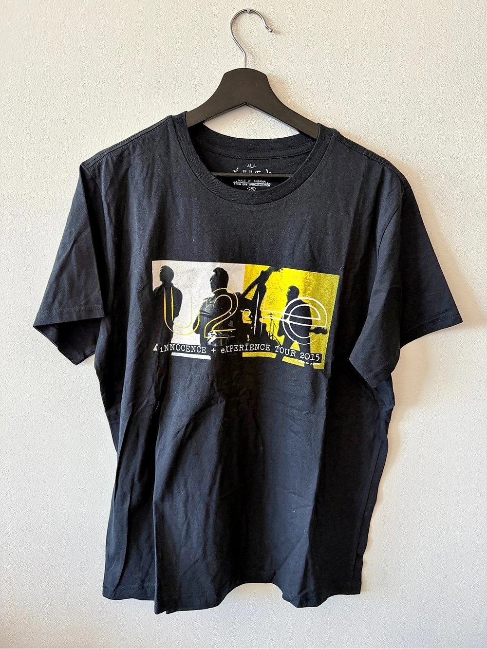 U2 Innocence + Experience Tour 2015 Graphic T-Shirt, Black – Size L